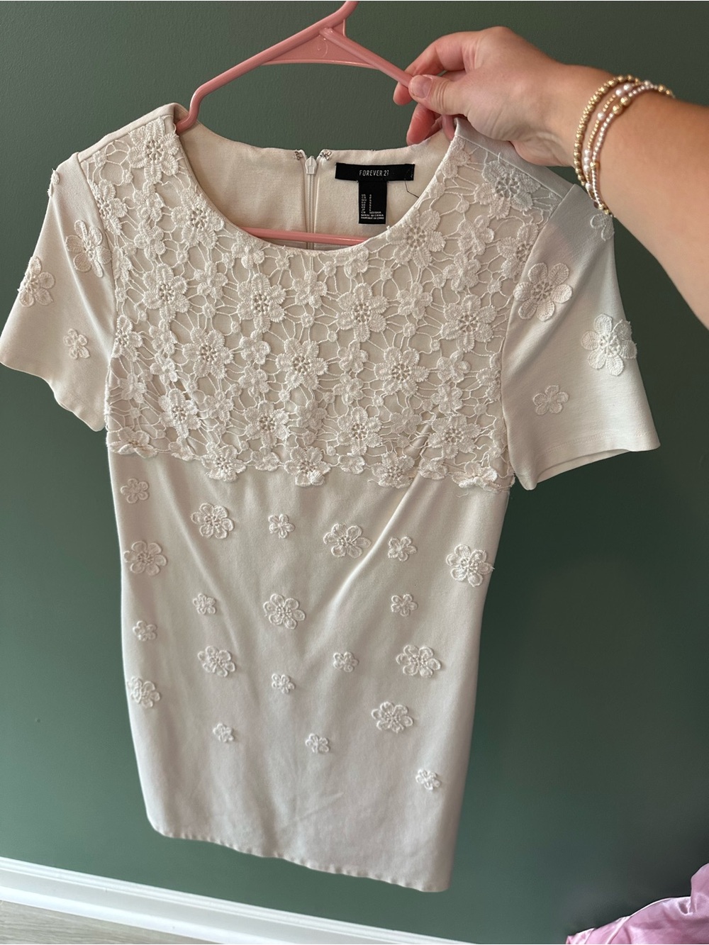 Forever 21 Ivory Floral Lace Short Sleeve Top